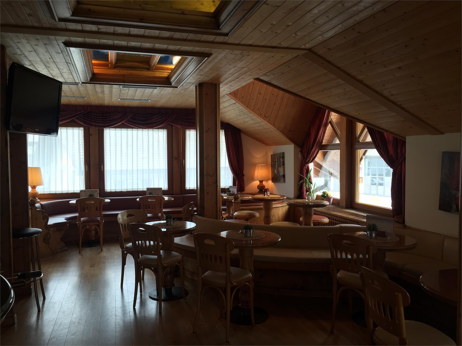 Bar Café 2000 S.Crestina Gherdëina/Santa Cristina Val Gardana 2 suedtirol.info