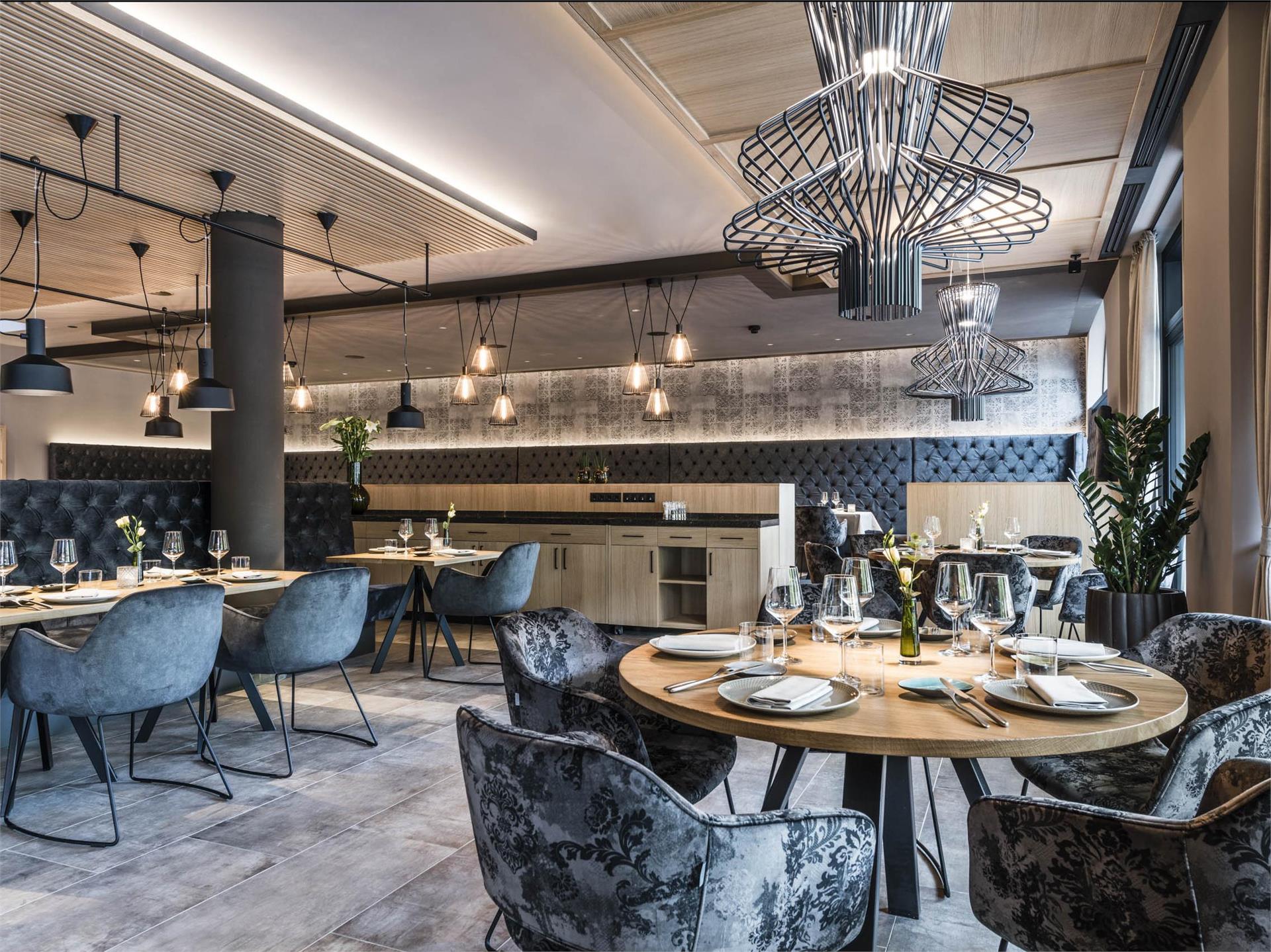 Bar Restaurant Cosmo Bruneck/Brunico 1 suedtirol.info