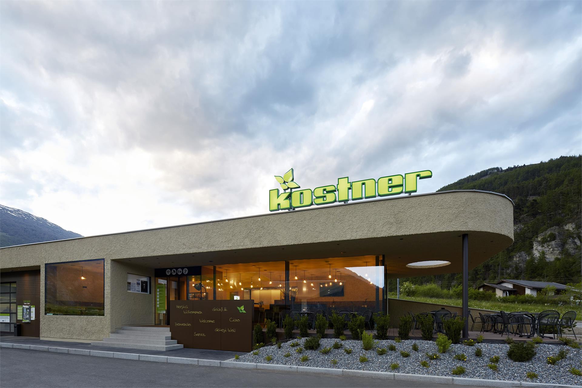 Bar Bistro Kostner Malles 3 suedtirol.info