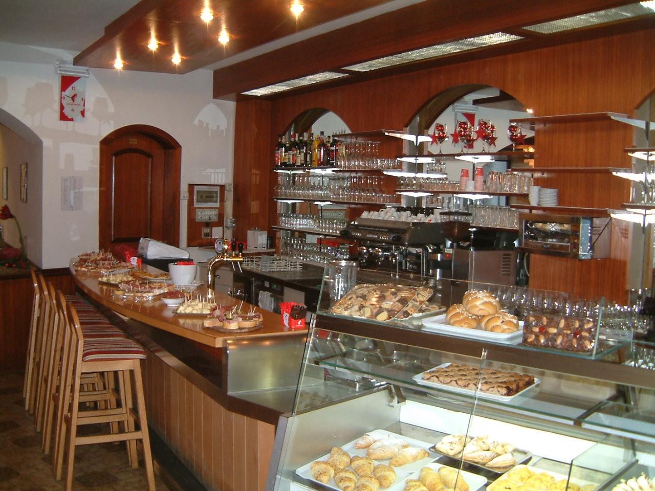 Cafe Konditorei Schuster Schlanders/Silandro 1 suedtirol.info