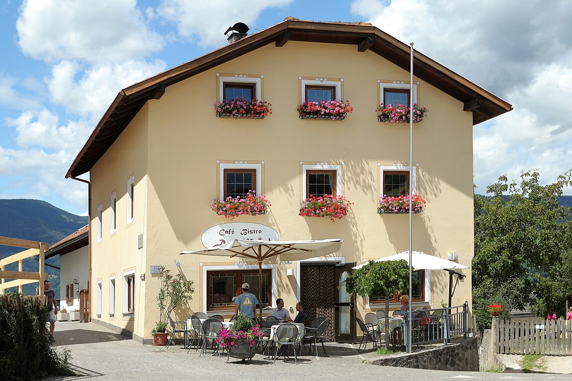 Café "Am Platzl" Laion 2 suedtirol.info