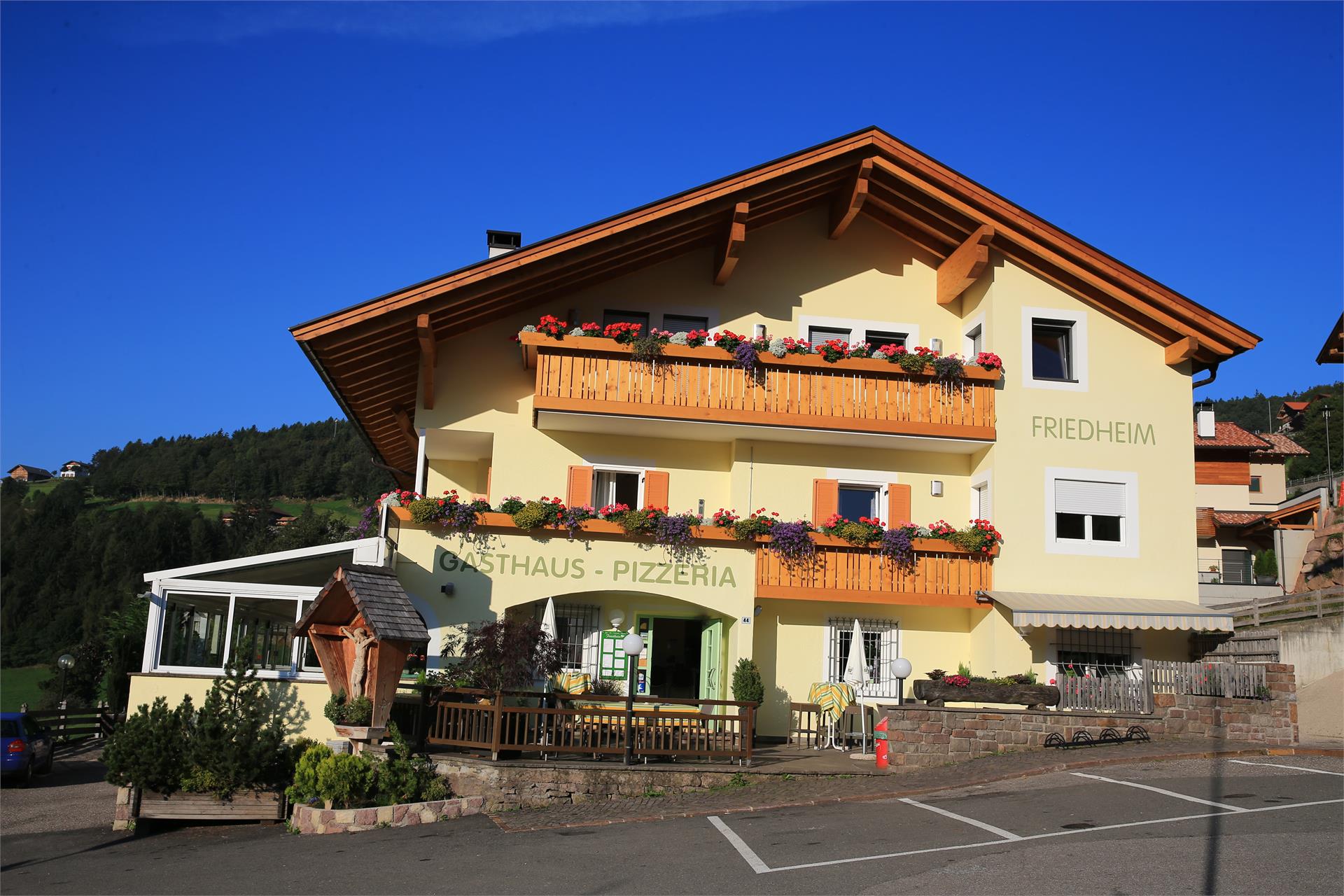 Café Pizzeria Ristorante Friedheim Meltina 7 suedtirol.info