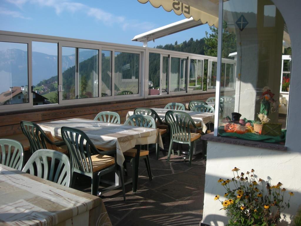 Café Pizzeria Ristorante Friedheim Meltina 3 suedtirol.info