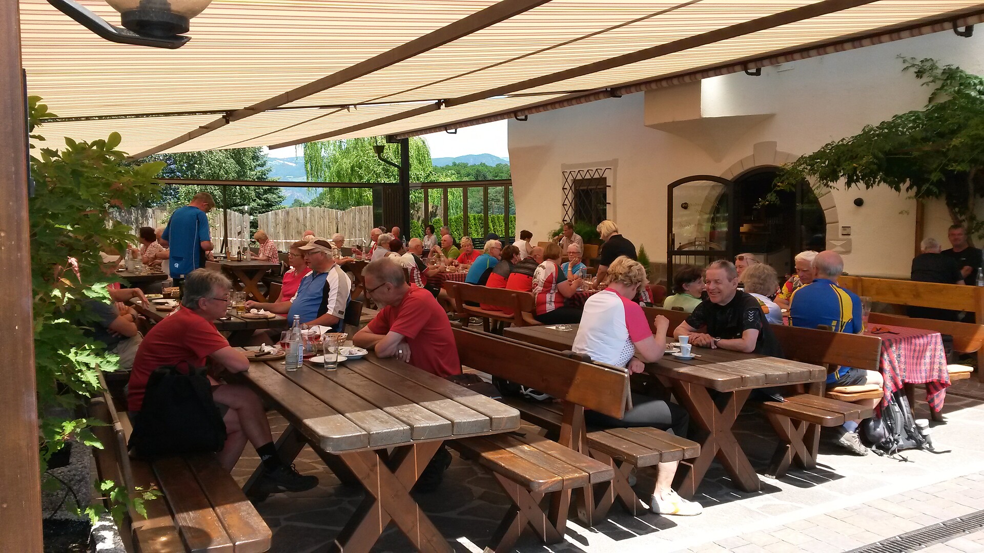 Christl im Loch Garten