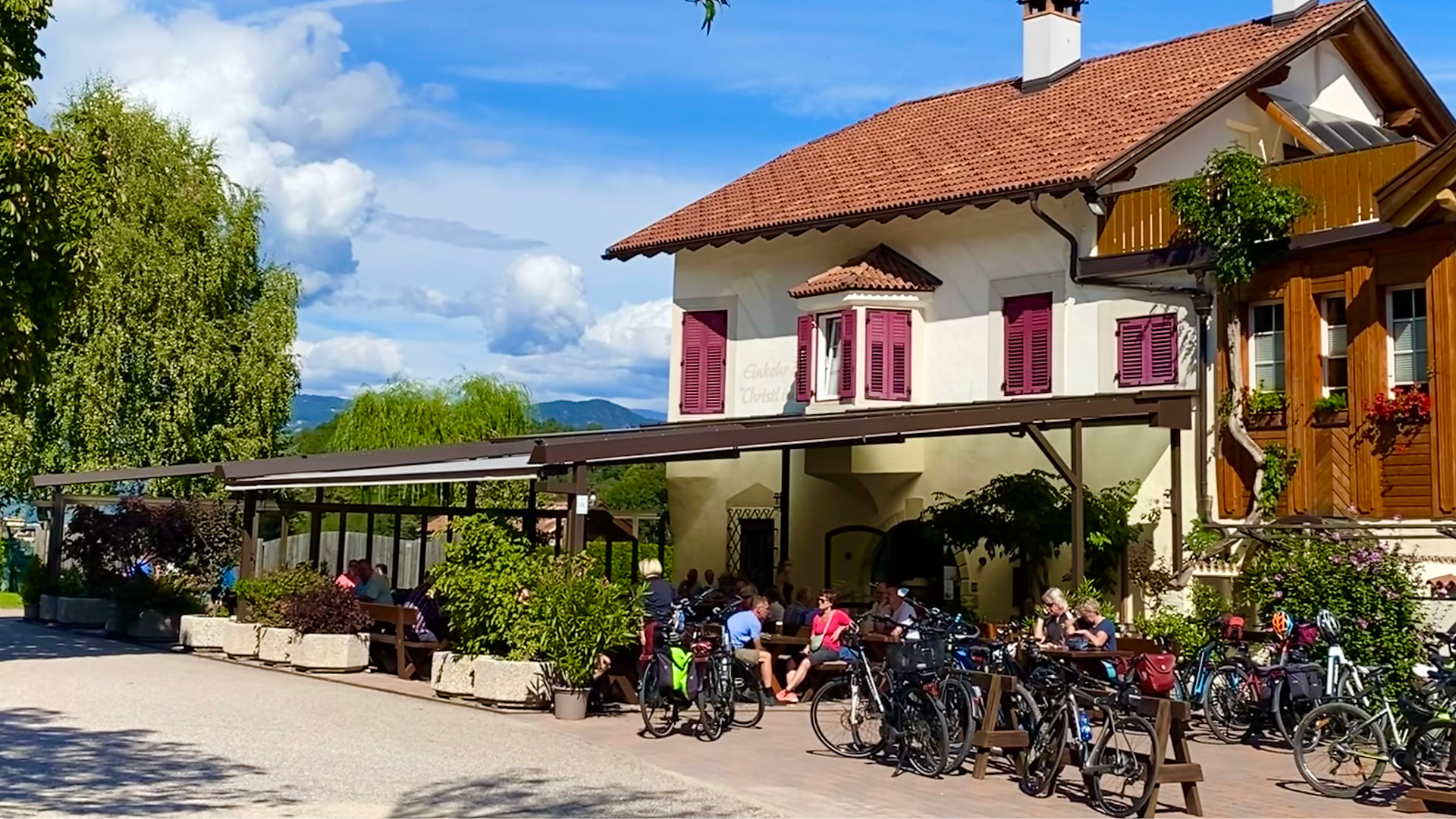 Christl im Loch - Strada del Vino - #1 - suedtirol.info