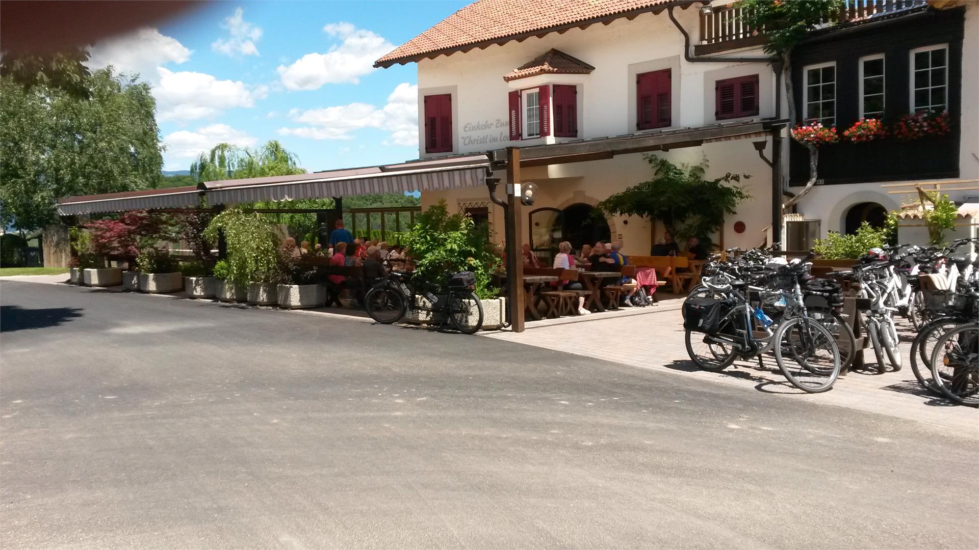 Christl im Loch Caldaro sulla Strada del Vino 18 suedtirol.info