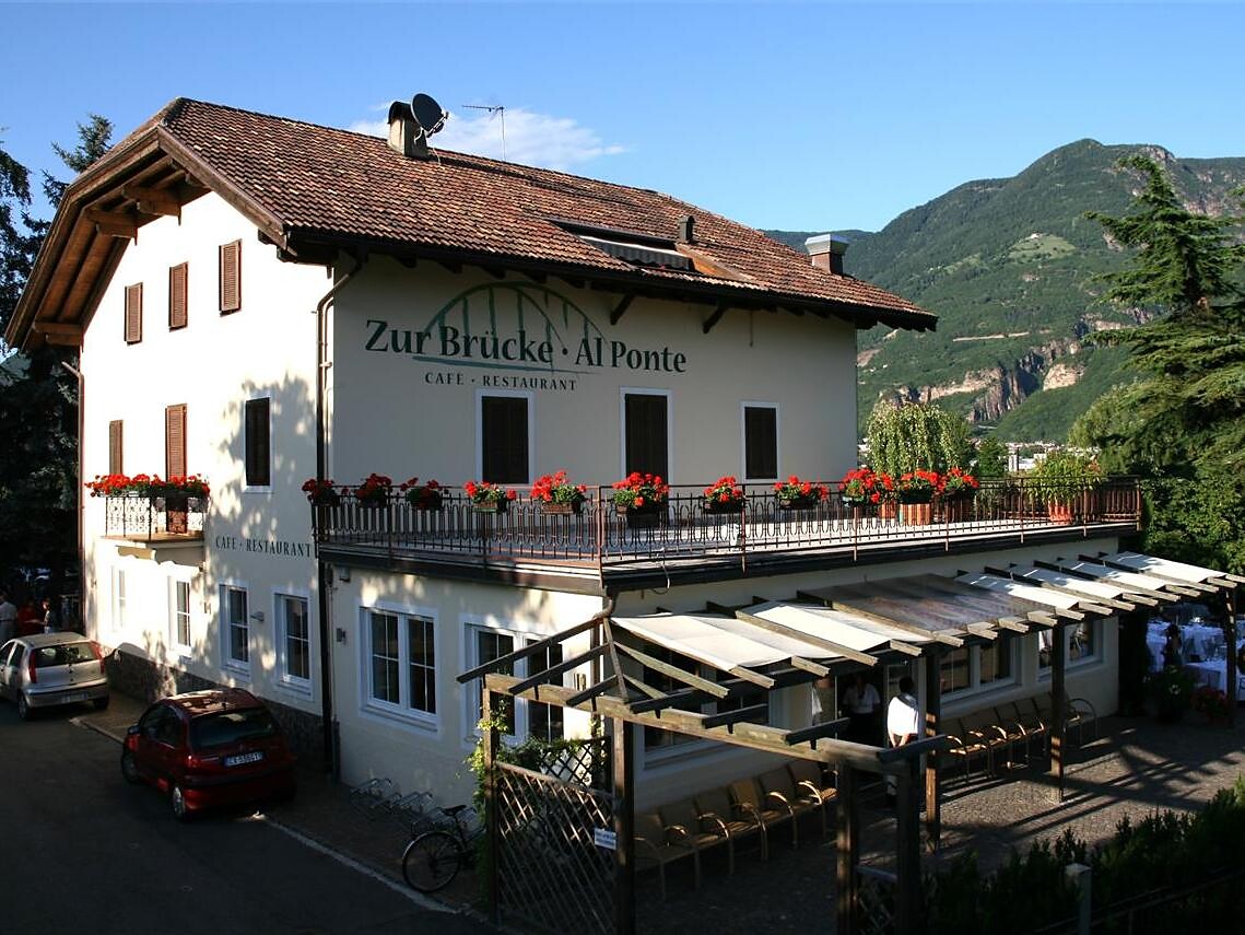 Zur Brücke