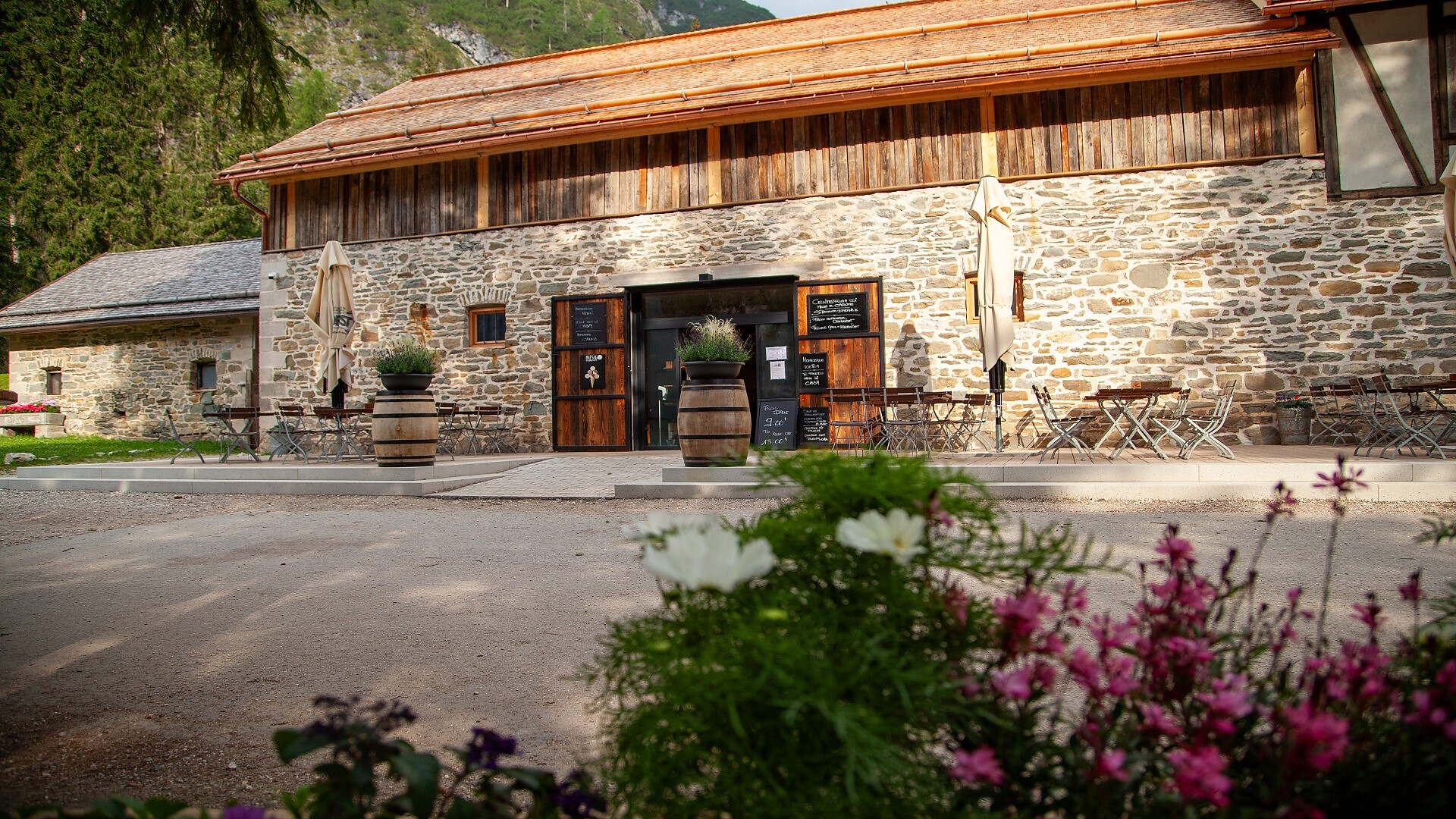 Emma's Bistro / Self Service Lago di Braies - Regione dolomitica 3 Cime - #1 - suedtirol.info