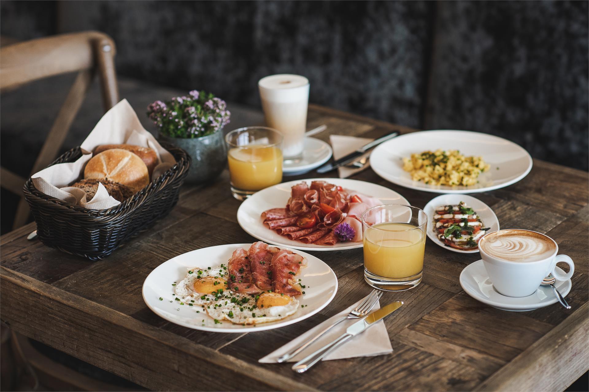 Emmi - Caffè Bistro Scena 3 suedtirol.info