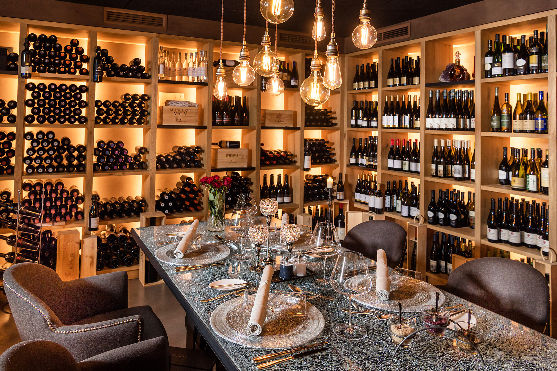 FAYN dining | Restaurant