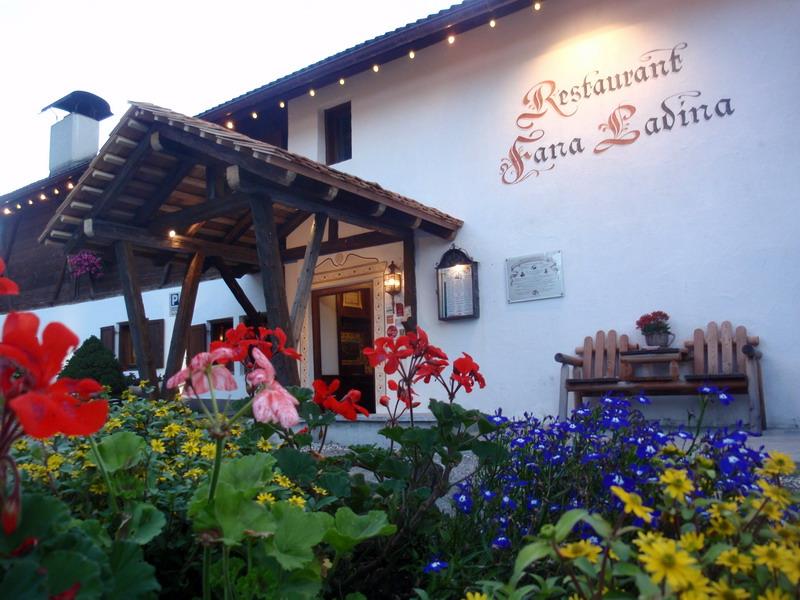 Fana Ladina Restaurant Al Plan/San Vigilio 1 suedtirol.info