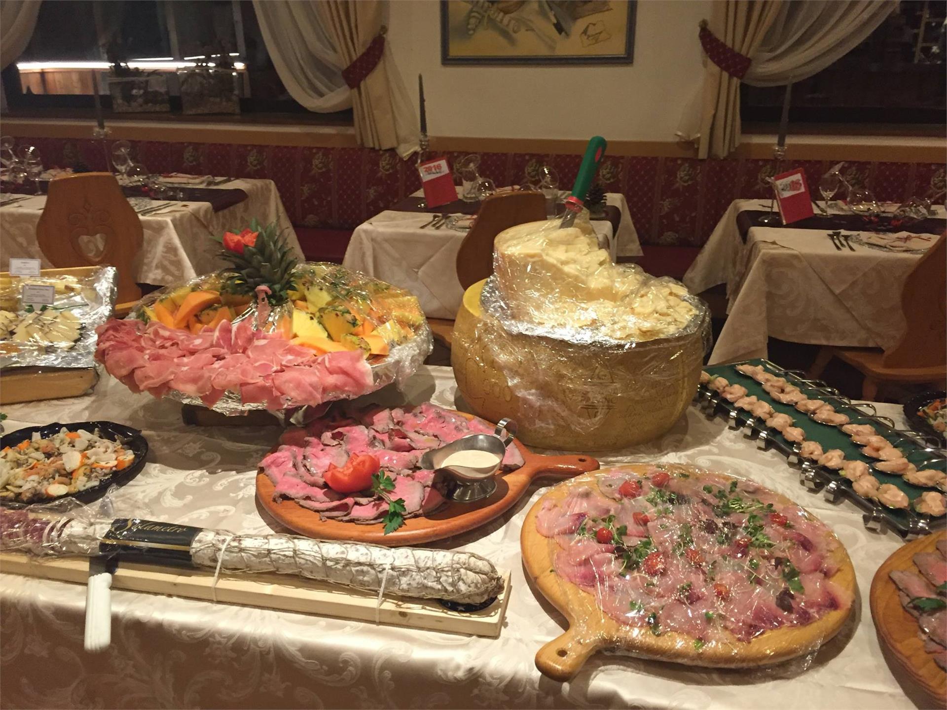 Fontanella Restaurant - Pizzeria San Martin /San Martino 13 suedtirol.info