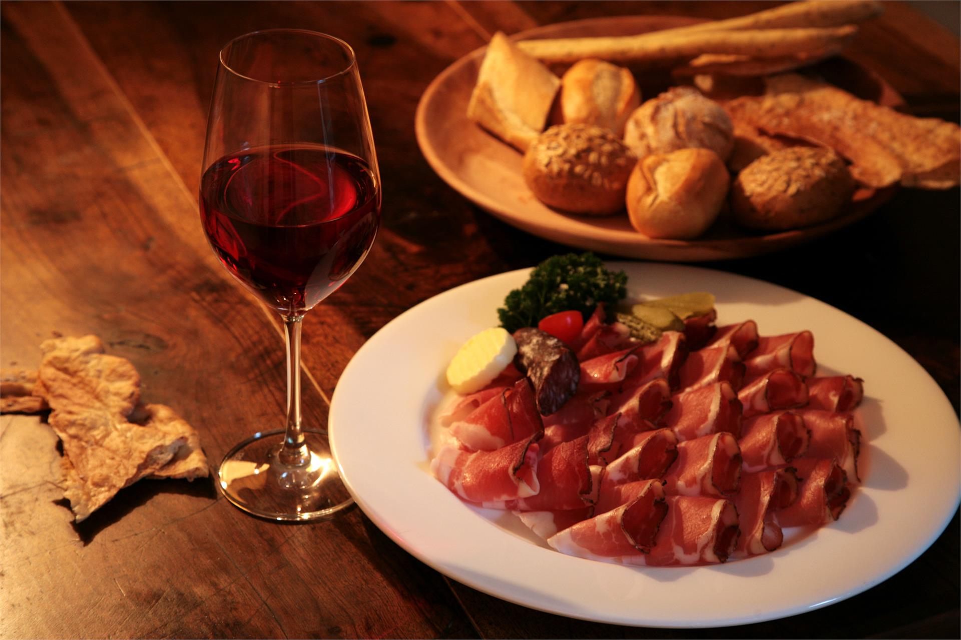 Ristorante Schwarz Adler Cortaccia sulla Strada del Vino 5 suedtirol.info