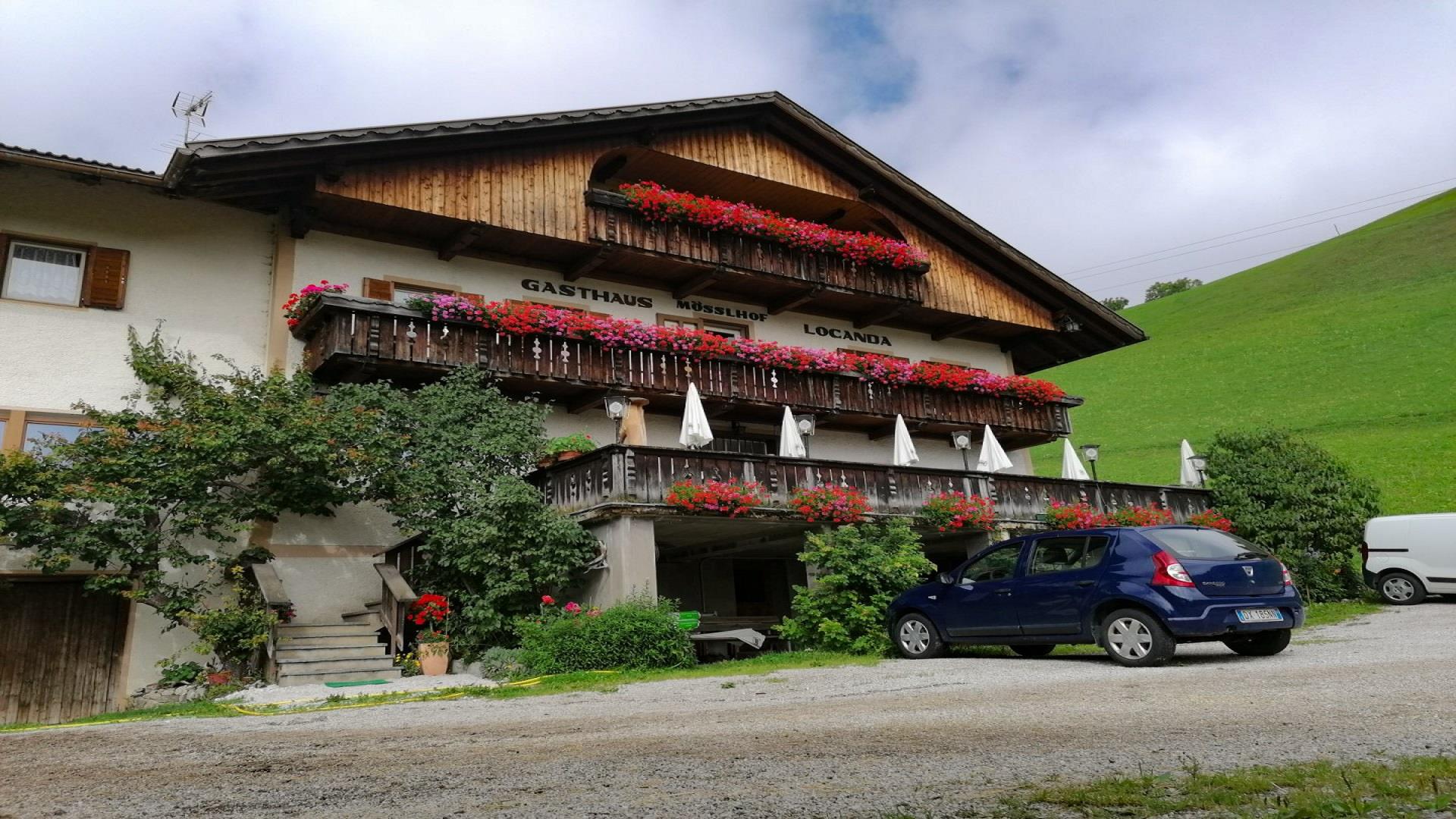 Gasthaus - trattoria Mösslhof Prags/Braies 2 suedtirol.info