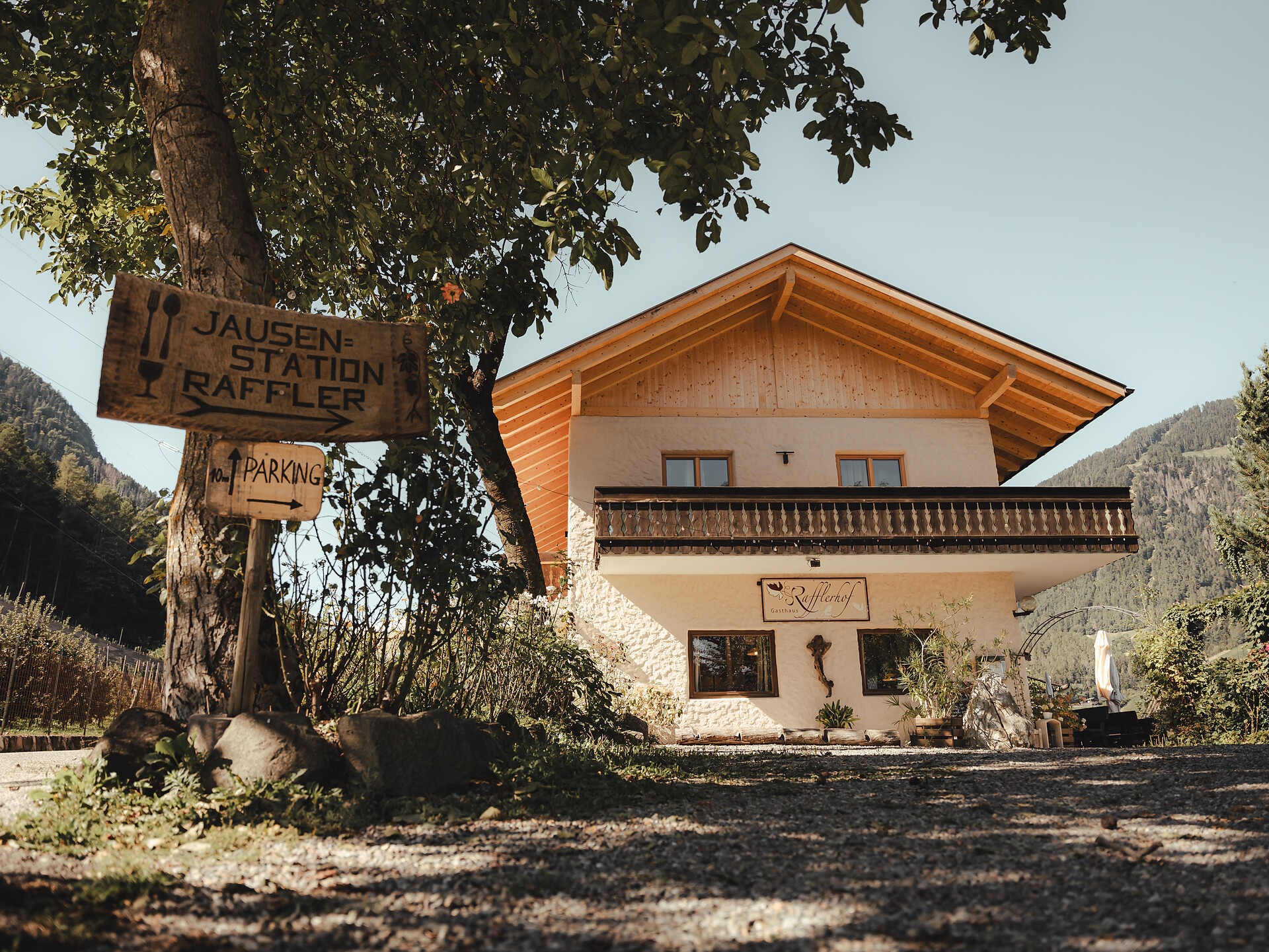Gasthaus Rafflerhof  KG Lana 1 suedtirol.info