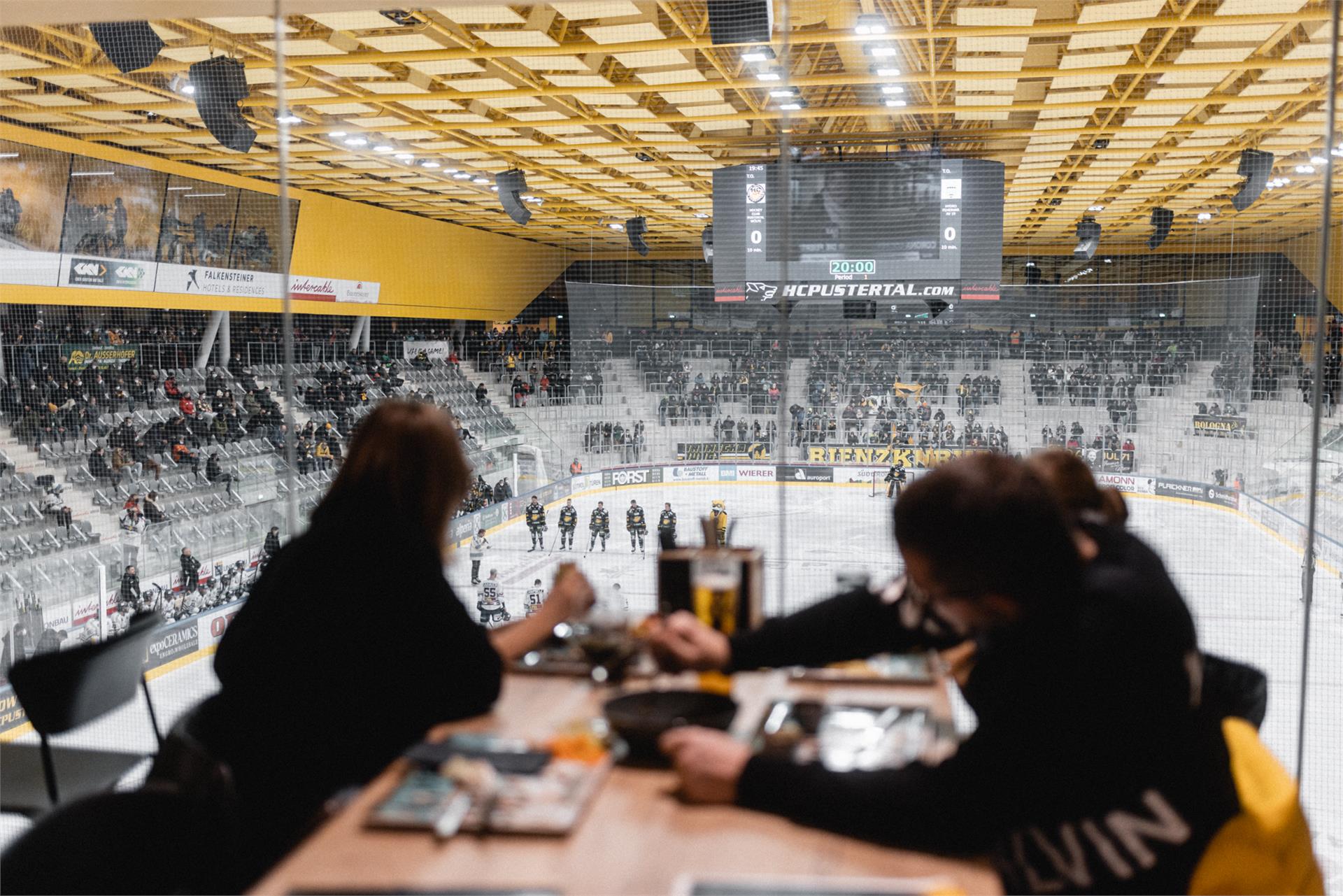 Go West Bar.Restaurant.Sports Bruneck/Brunico 4 suedtirol.info