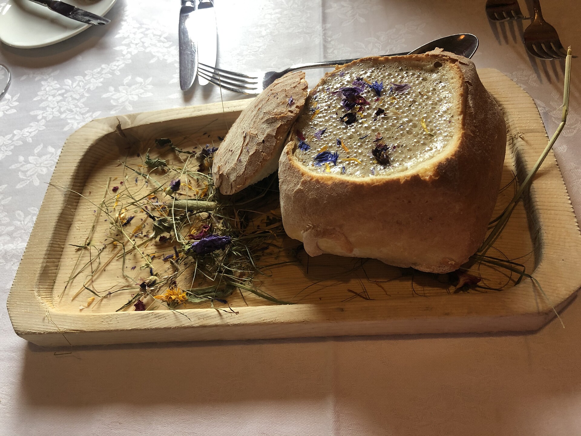 Zuppa di fieno sulla Malga Gostner