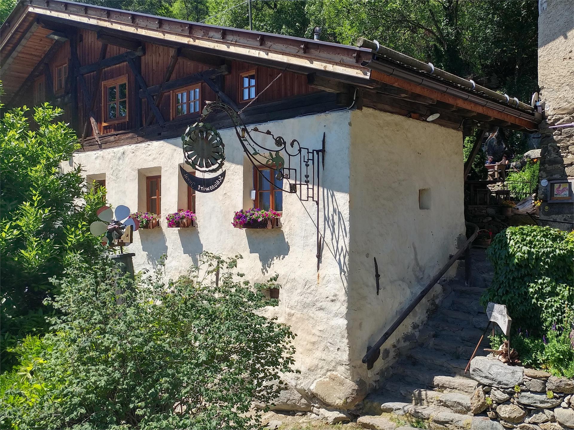 Gasthaus Schlosswirt Kastelbell-Tschars 1 suedtirol.info