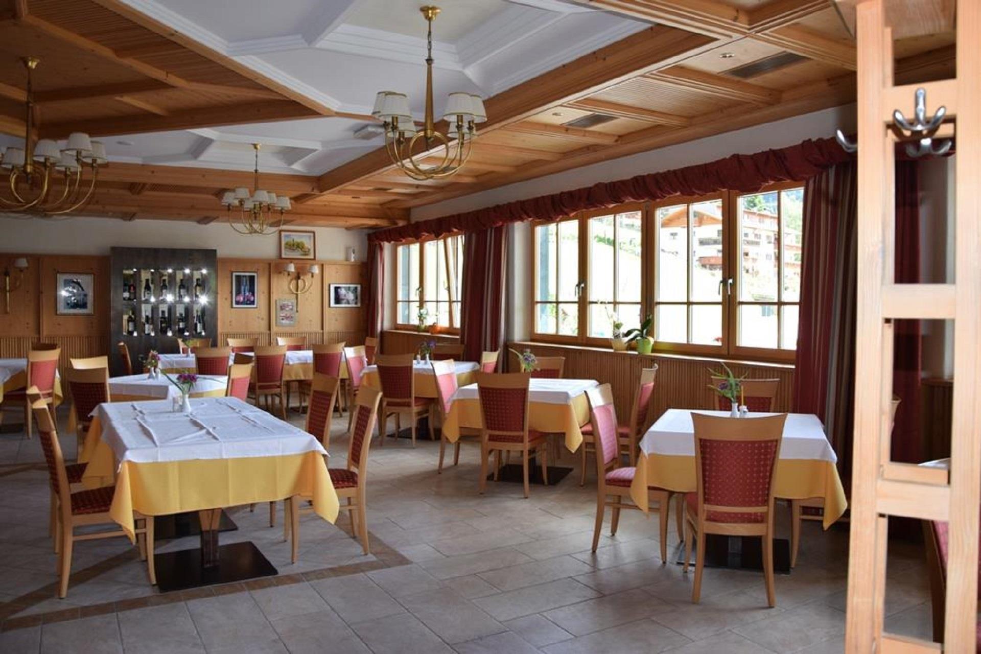 Gasthaus Weisses Kreuz Klausen 8 suedtirol.info