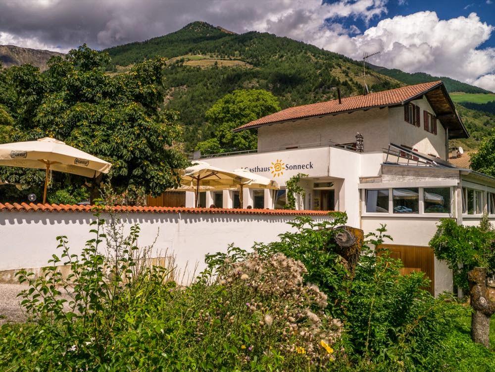 Gasthaus Sonneck Laas 1 suedtirol.info