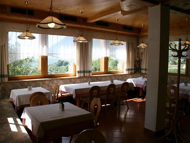 Gasthaus Schloss Tirol