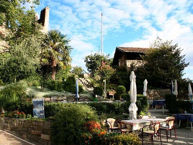 Gasthaus Schloss Tirol