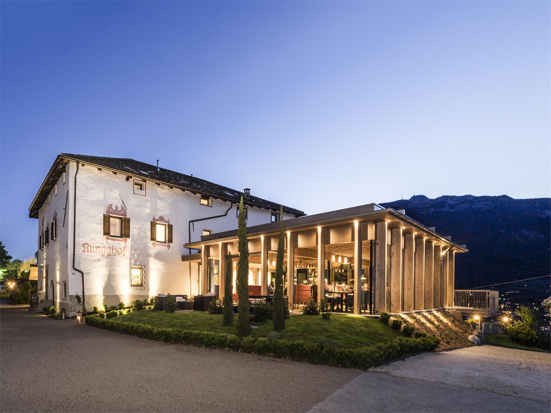 Hotel Ristorante Ansitz Rungghof Appiano sulla Strada del Vino 1 suedtirol.info