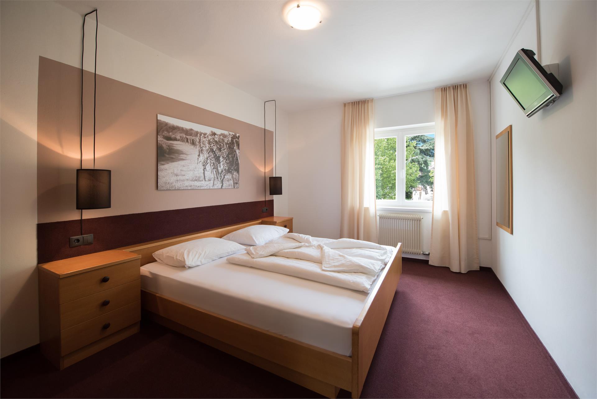 Hotel-Cafe Sigmundskron Eppan an der Weinstraße 22 suedtirol.info