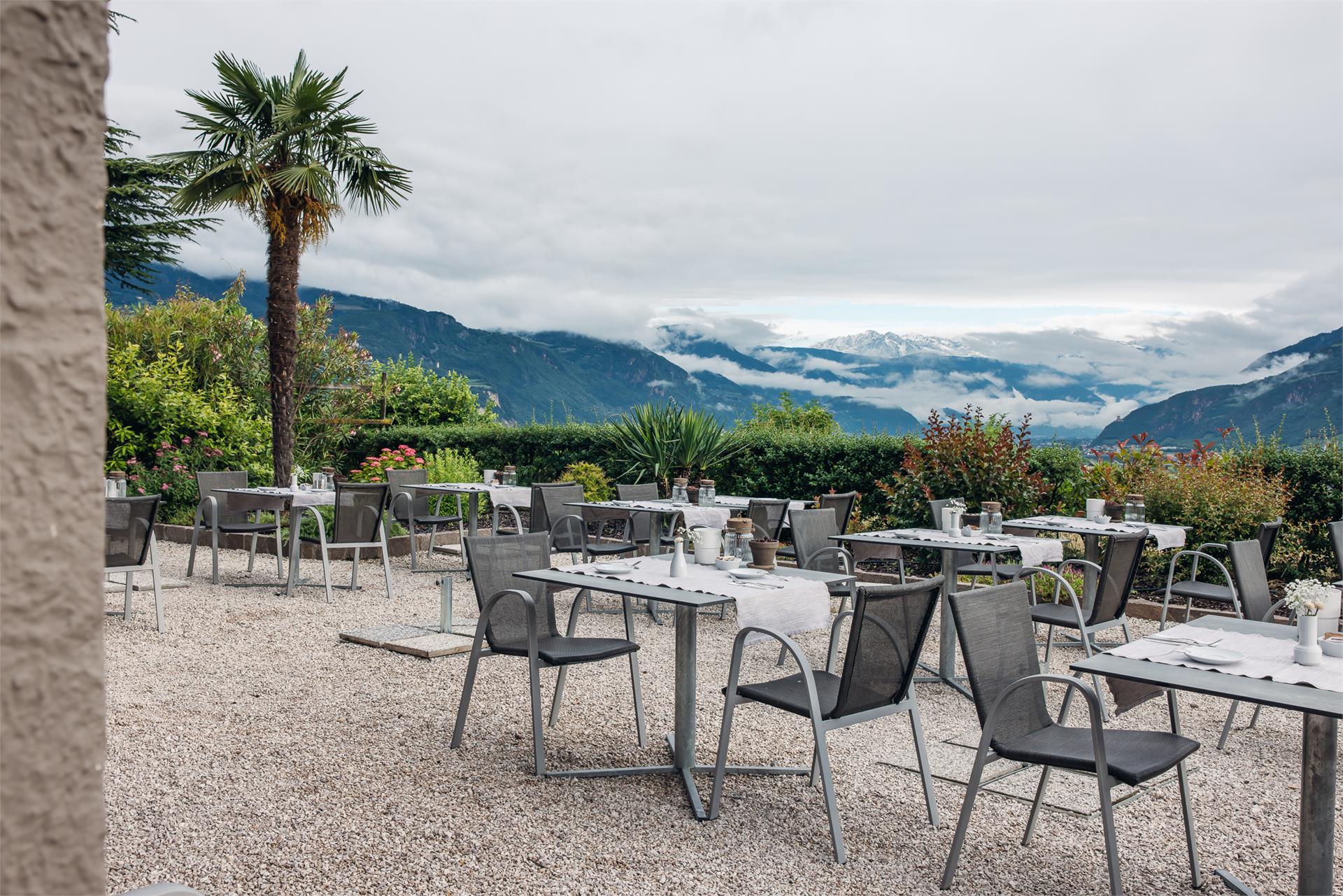 Hotel-Cafe Sigmundskron Eppan an der Weinstraße 16 suedtirol.info