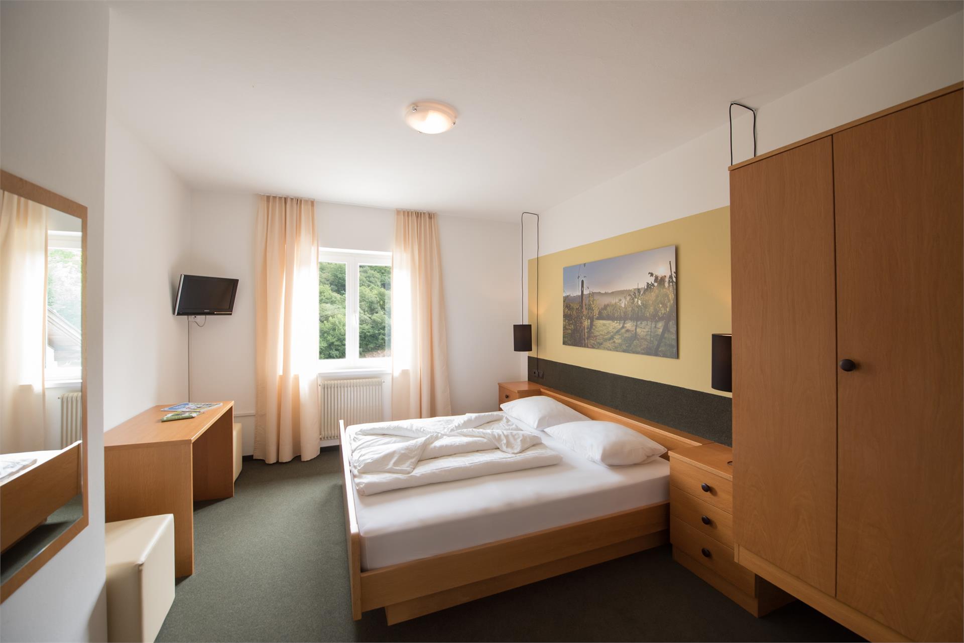 Hotel-Cafe Sigmundskron Eppan an der Weinstraße 23 suedtirol.info