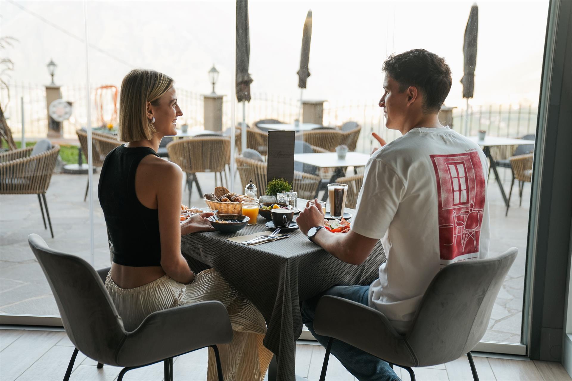 Alpenrose Hotel Caffè Scena 4 suedtirol.info