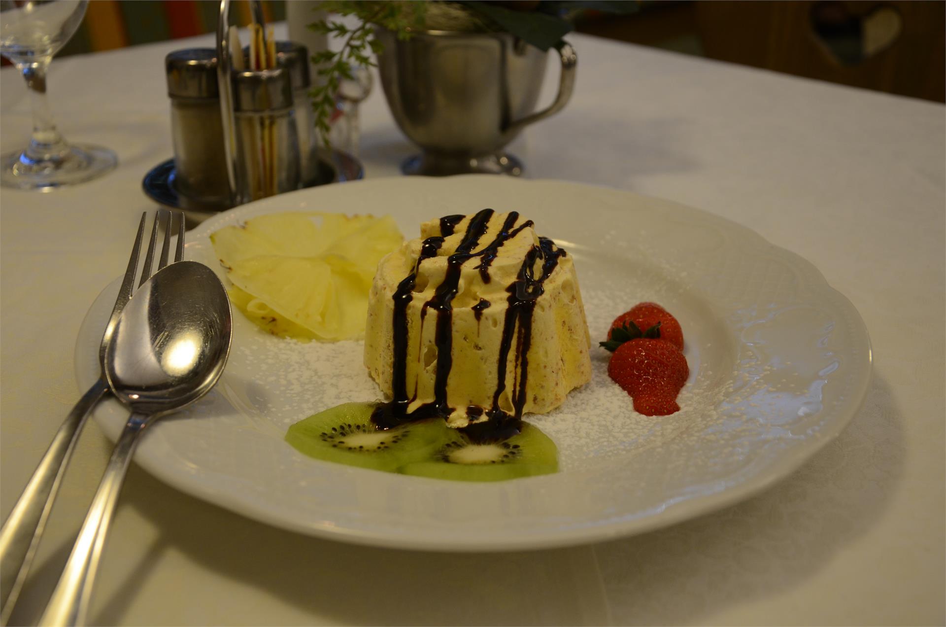 Hotel Restaurant Zum Falken Eppan an der Weinstraße 6 suedtirol.info