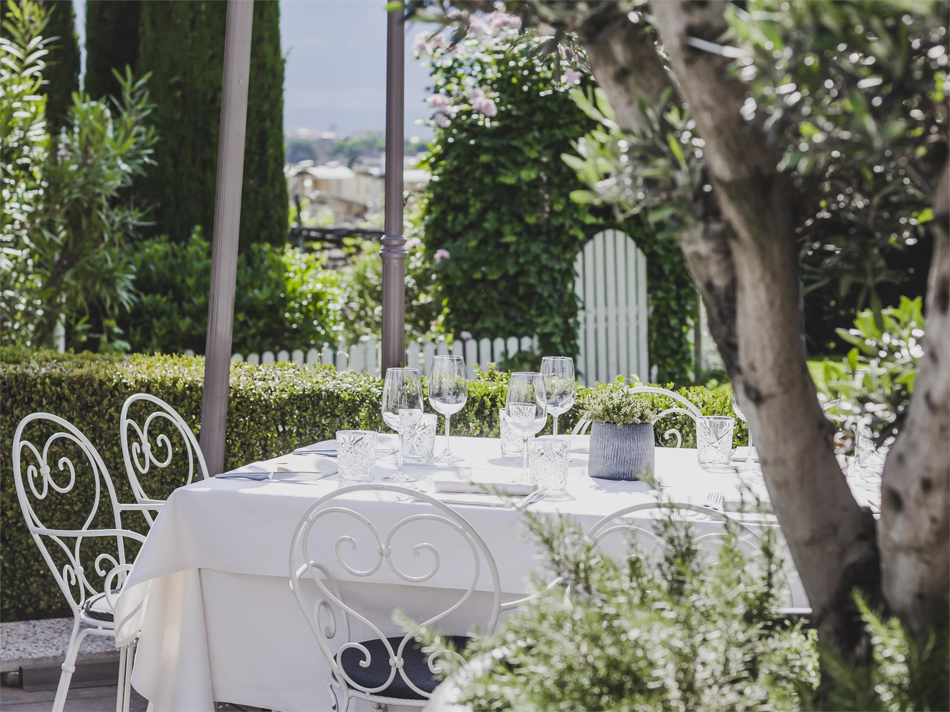 Hotel Ristorante Magdalener Hof Bolzano 1 suedtirol.info