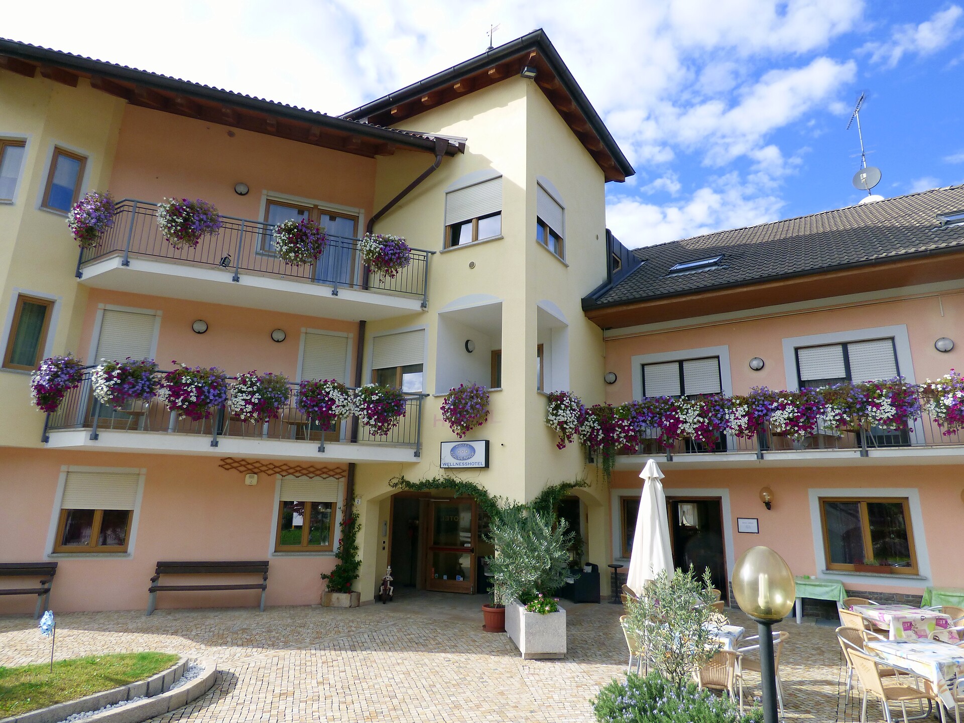 Hotel Restaurant Goldenhof - Alto Adige Wine Road - #2 - suedtirol.info
