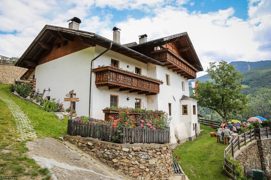 Hienghof Chiusa 1 suedtirol.info
