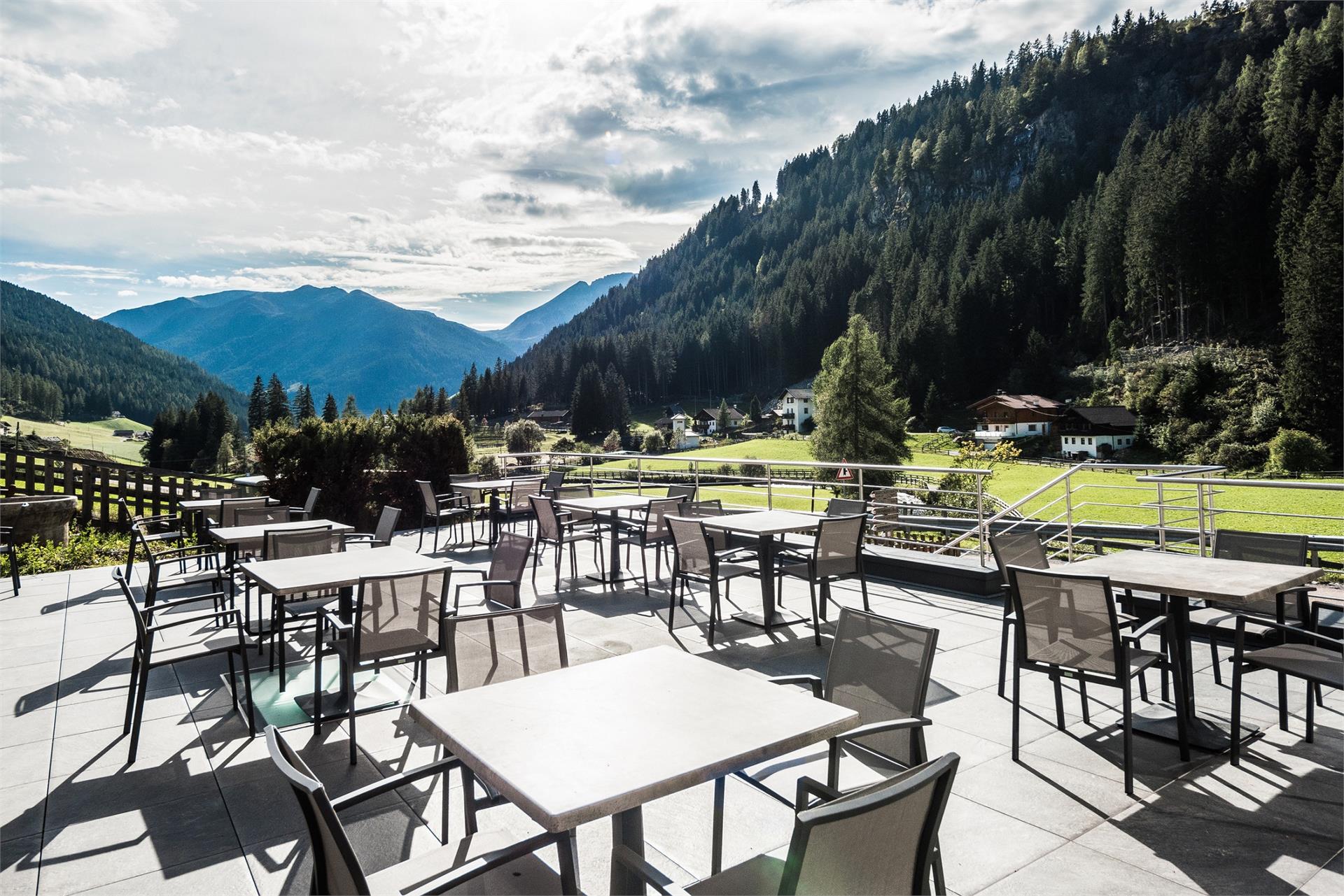 Hotel-Restaurant Feldrand Sarntal 11 suedtirol.info
