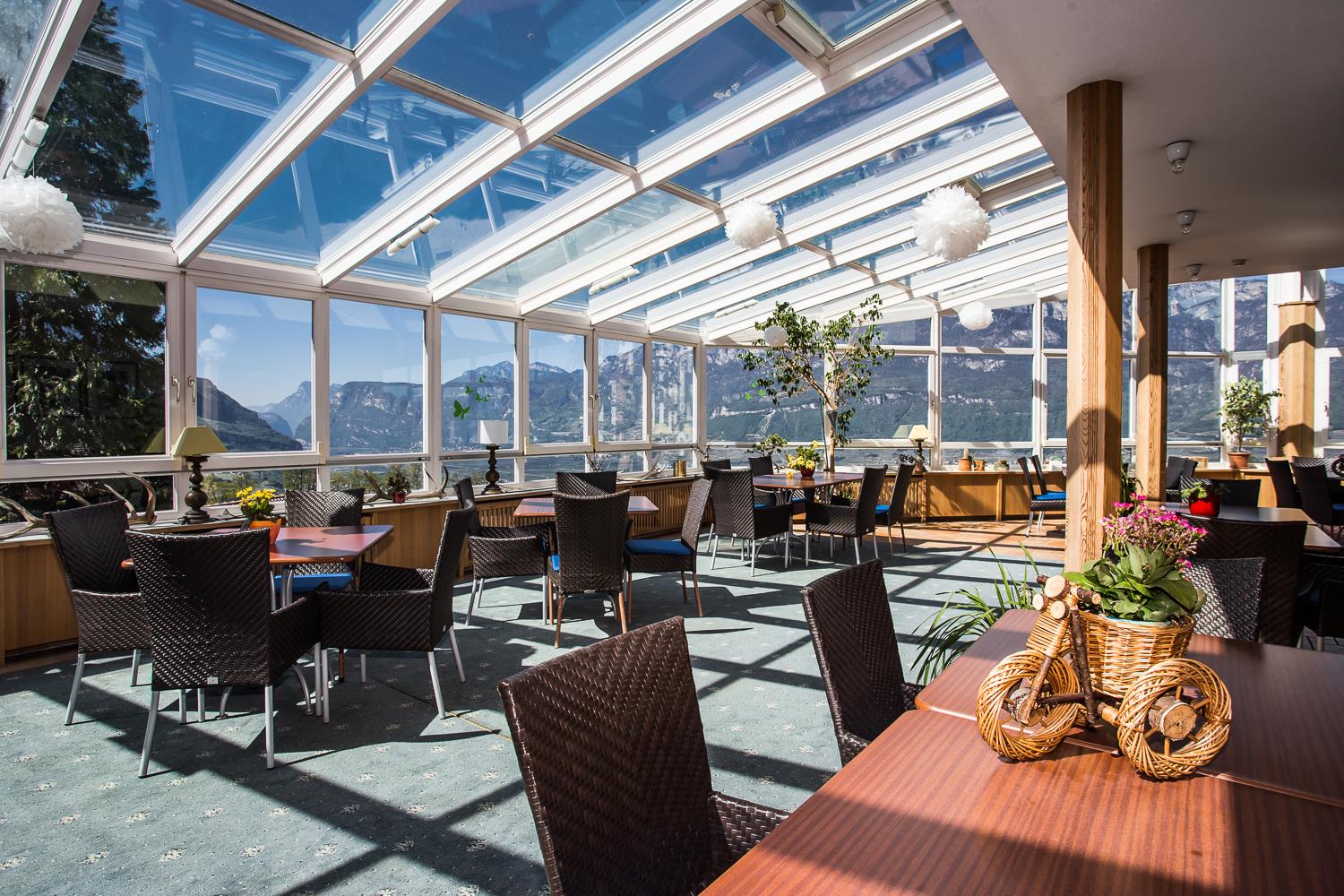 Hotel Restaurant Tenz Montan/Montagna 3 suedtirol.info