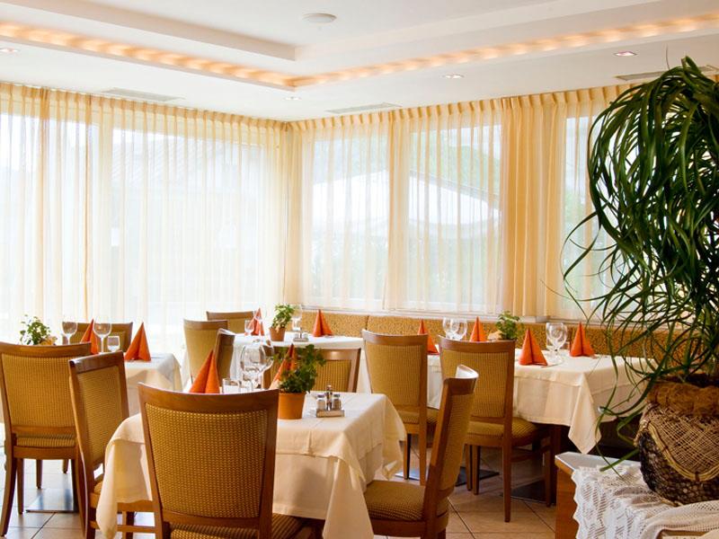 Hotel Restaurant Blitzburg Bruneck 4 suedtirol.info