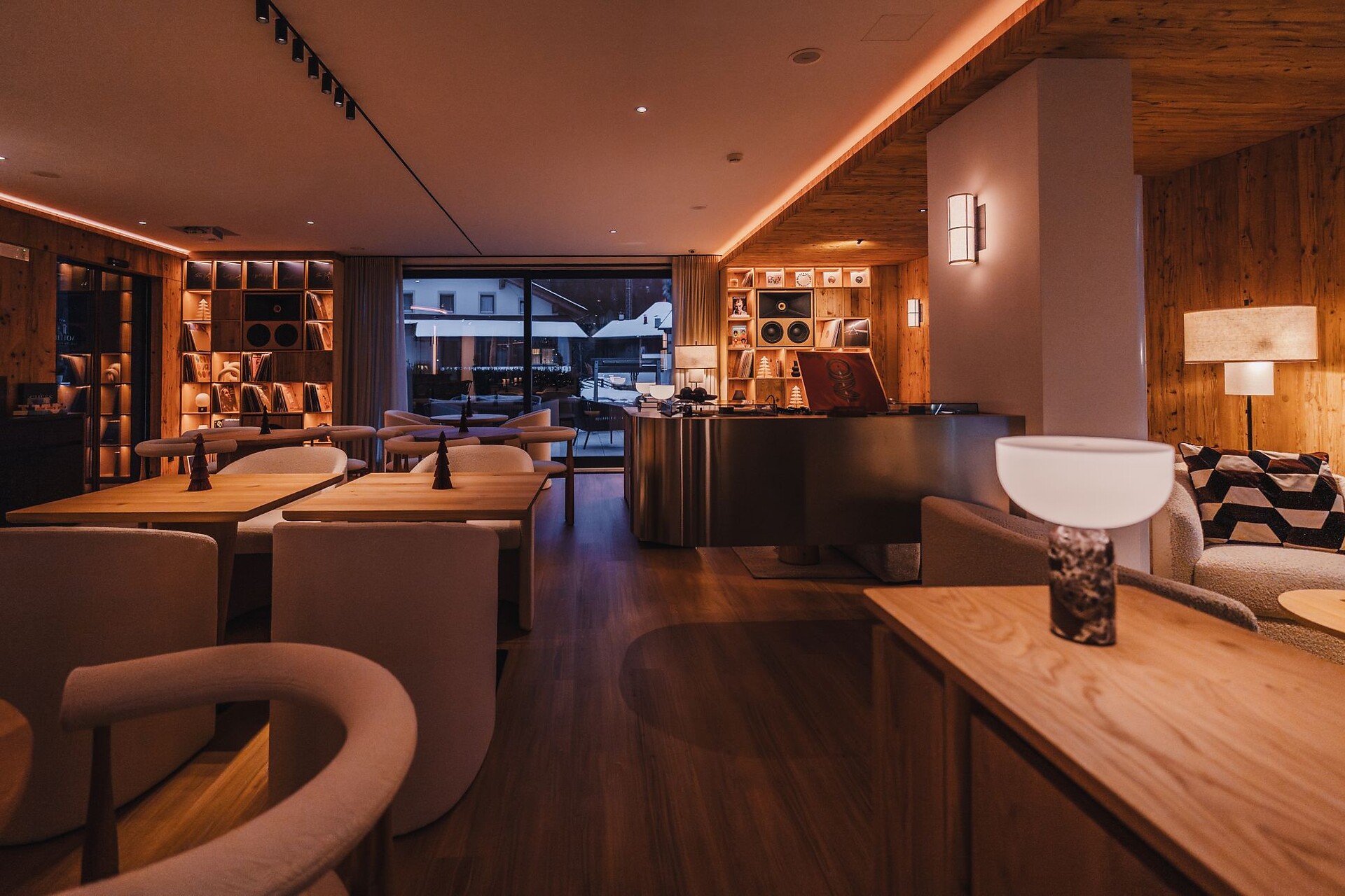 B-Side Alpine Hi-Fi Listening Bar - Dolomitenregion Alta Badia - #2 - suedtirol.info