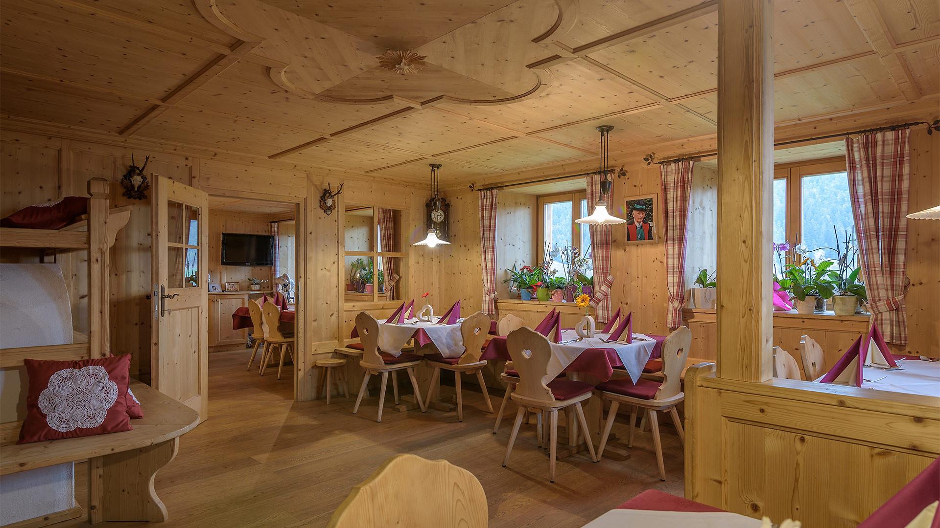 Osteria contadina Eggerhof Verano 1 suedtirol.info