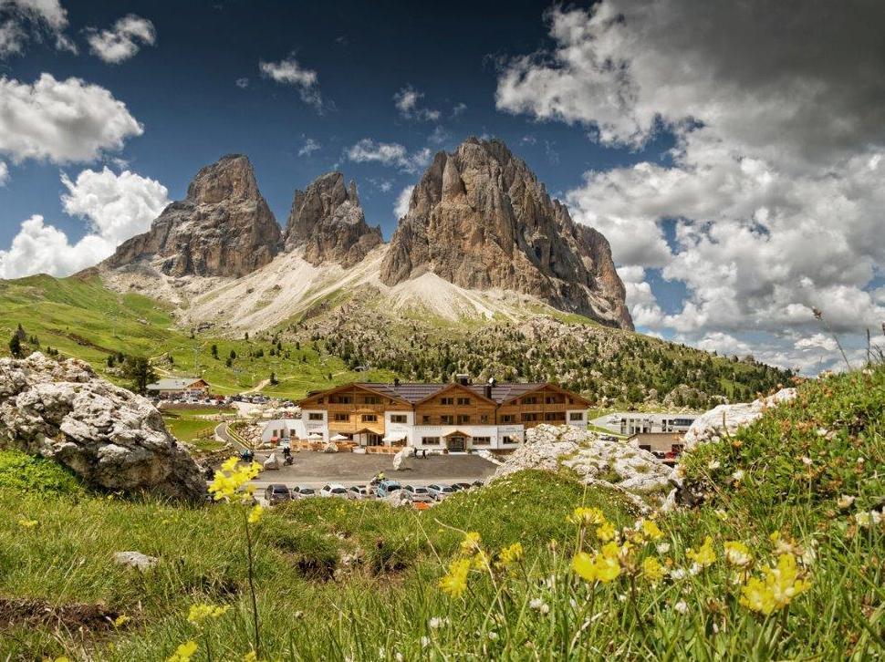 Hotel Passo Sella Dolomiti Mountain Resort Sëlva/Selva 3 suedtirol.info