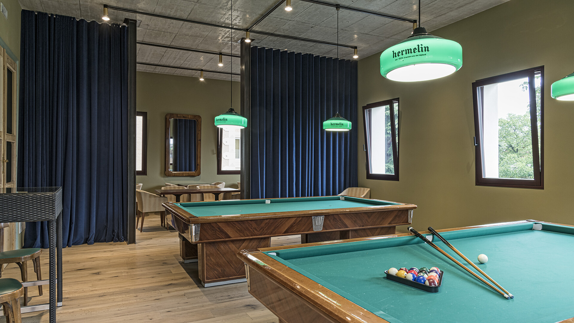 billiard room