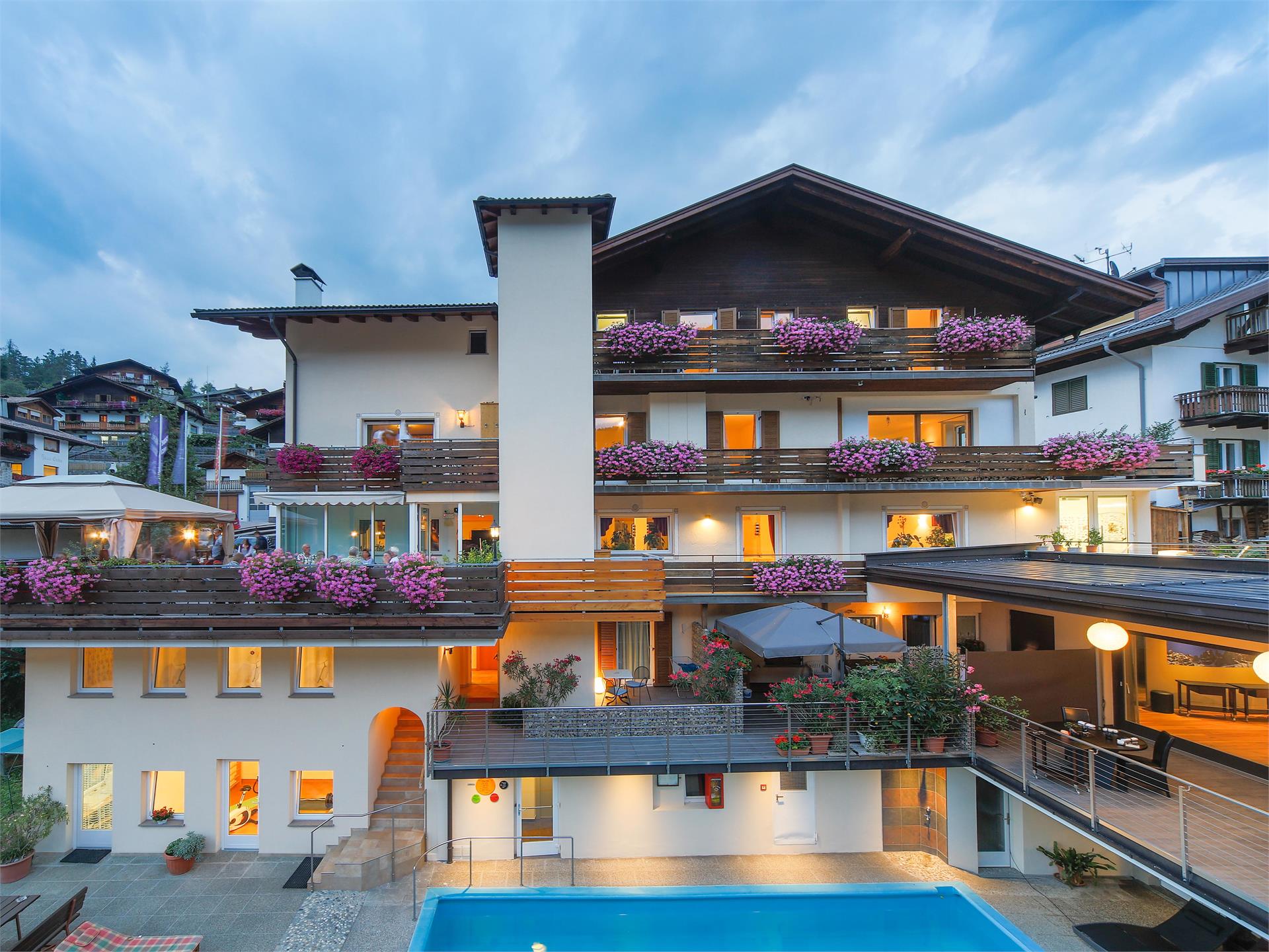 Hotel Berghang Karneid/Cornedo all'Isarco 1 suedtirol.info