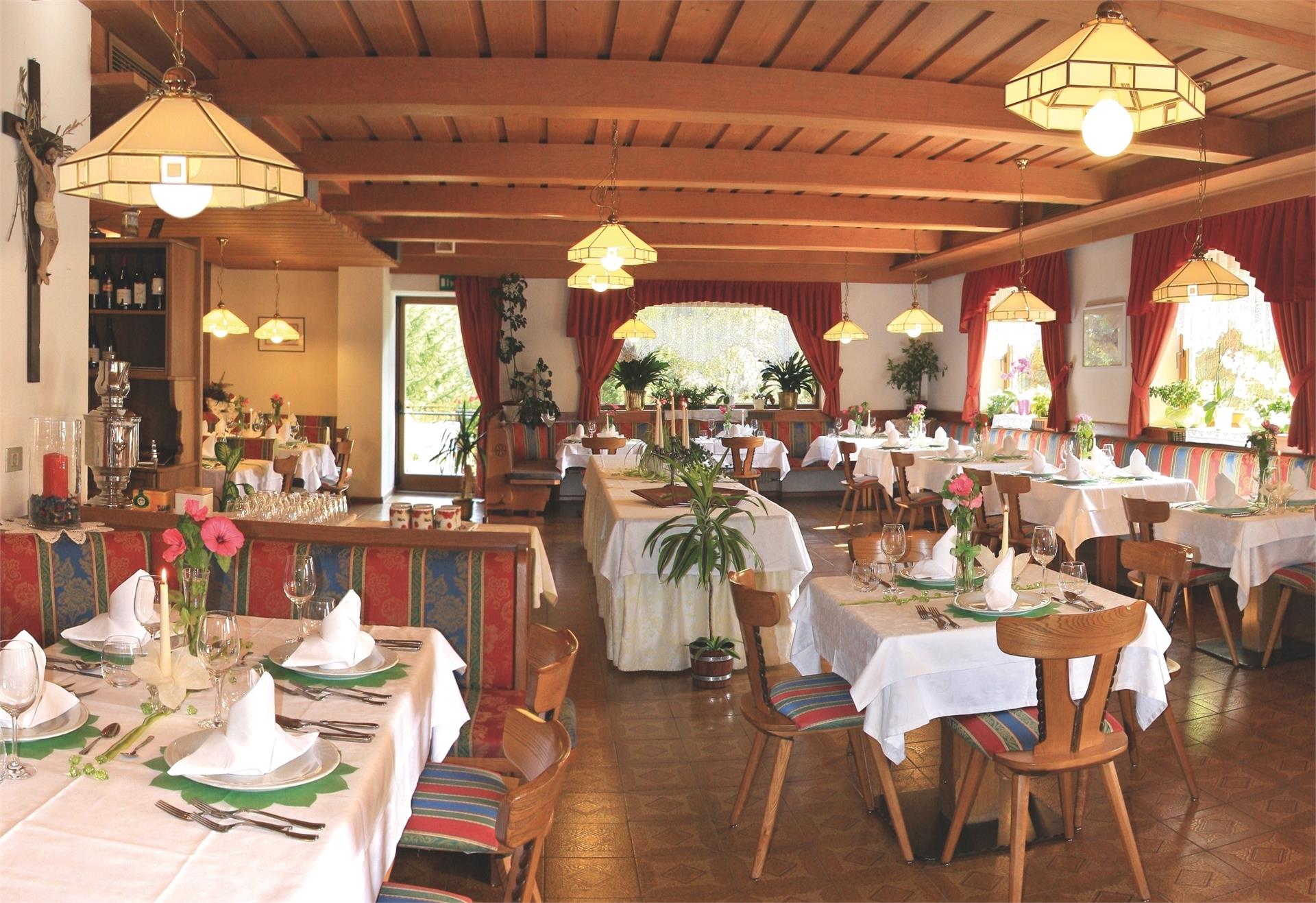 Hotel Alpenrose Dolomites La Val 4 suedtirol.info