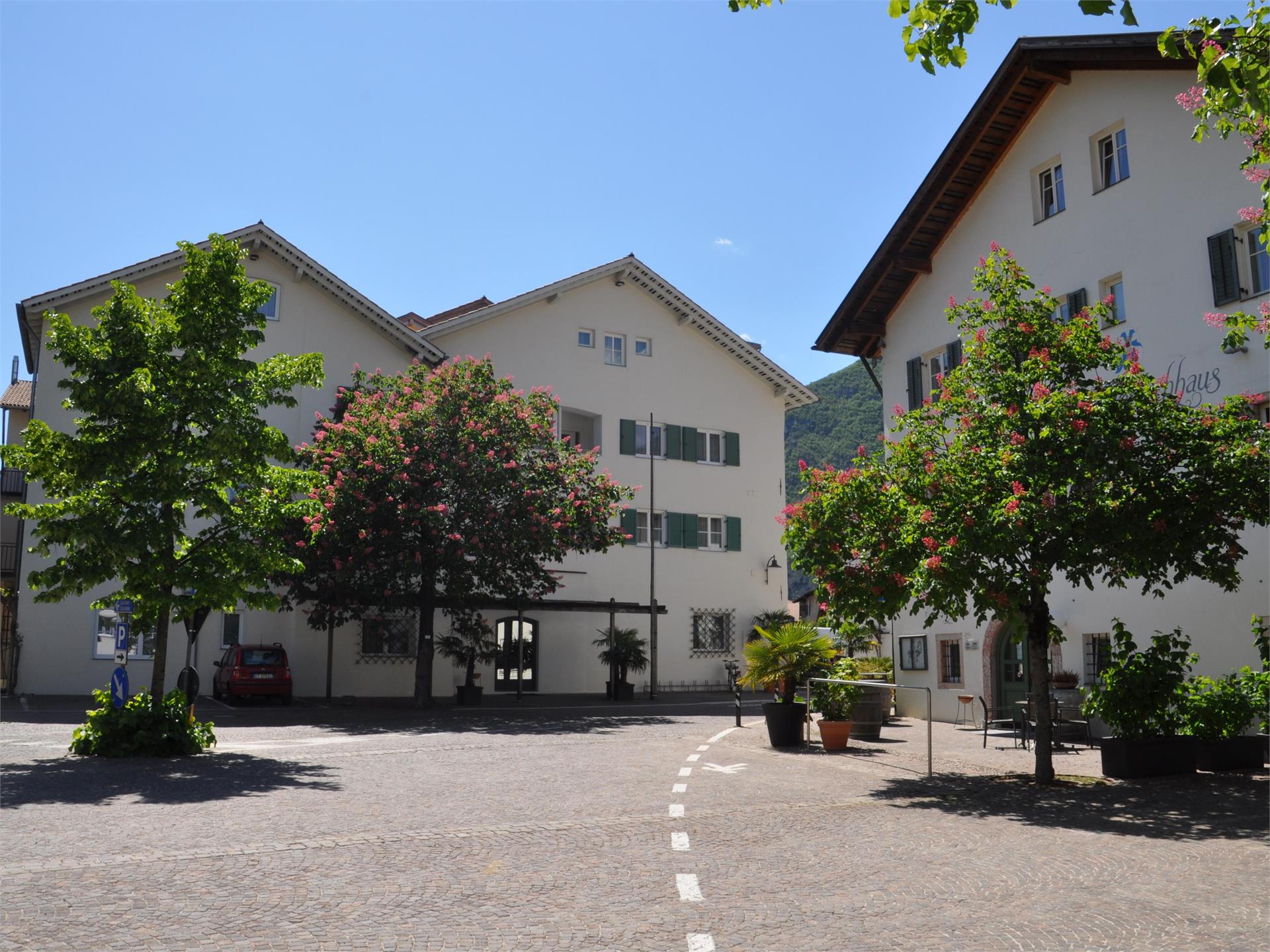 Hotel Teutschhaus Kurtinig an der Weinstraße 1 suedtirol.info