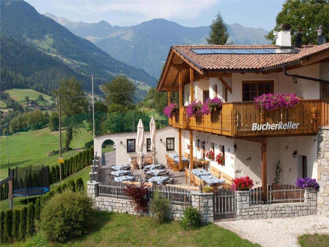 Bucherkeller Snack Bar St.Leonhard in Passeier/San Leonardo in Passiria 1 suedtirol.info