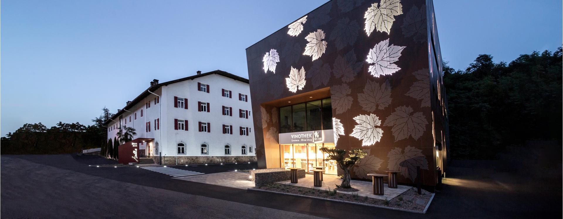 Cantina Kaltern Caldaro sulla Strada del Vino 1 suedtirol.info