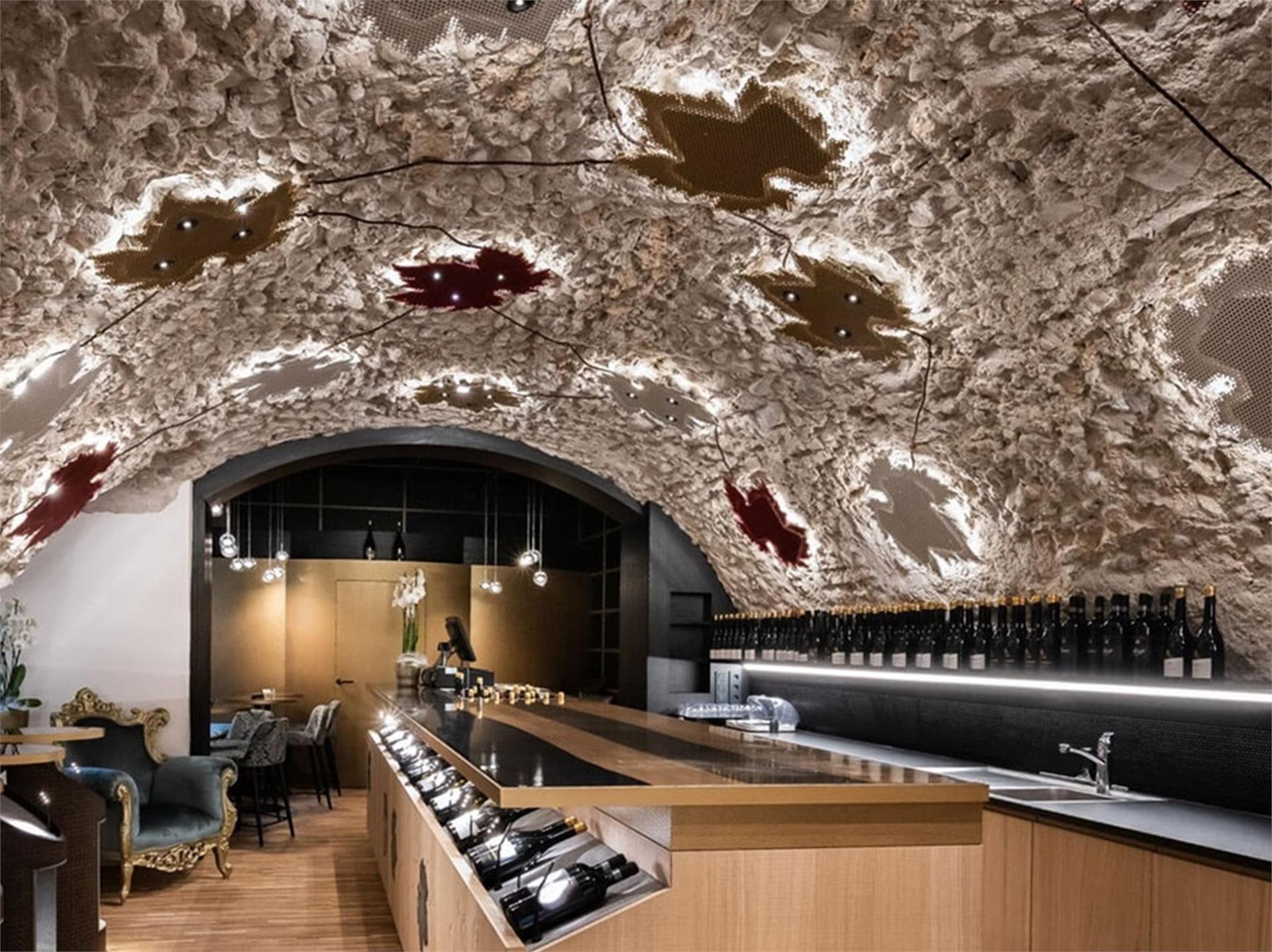 Cantina Kaltern - Vinothek 1900 Kaltern an der Weinstraße/Caldaro sulla Strada del Vino 1 suedtirol.info