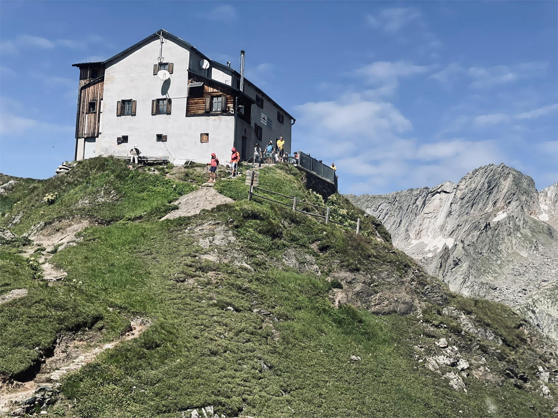 Rifugio Giogo Lungo-Lenkjöchlhütte hut Prettau/Predoi 1 suedtirol.info