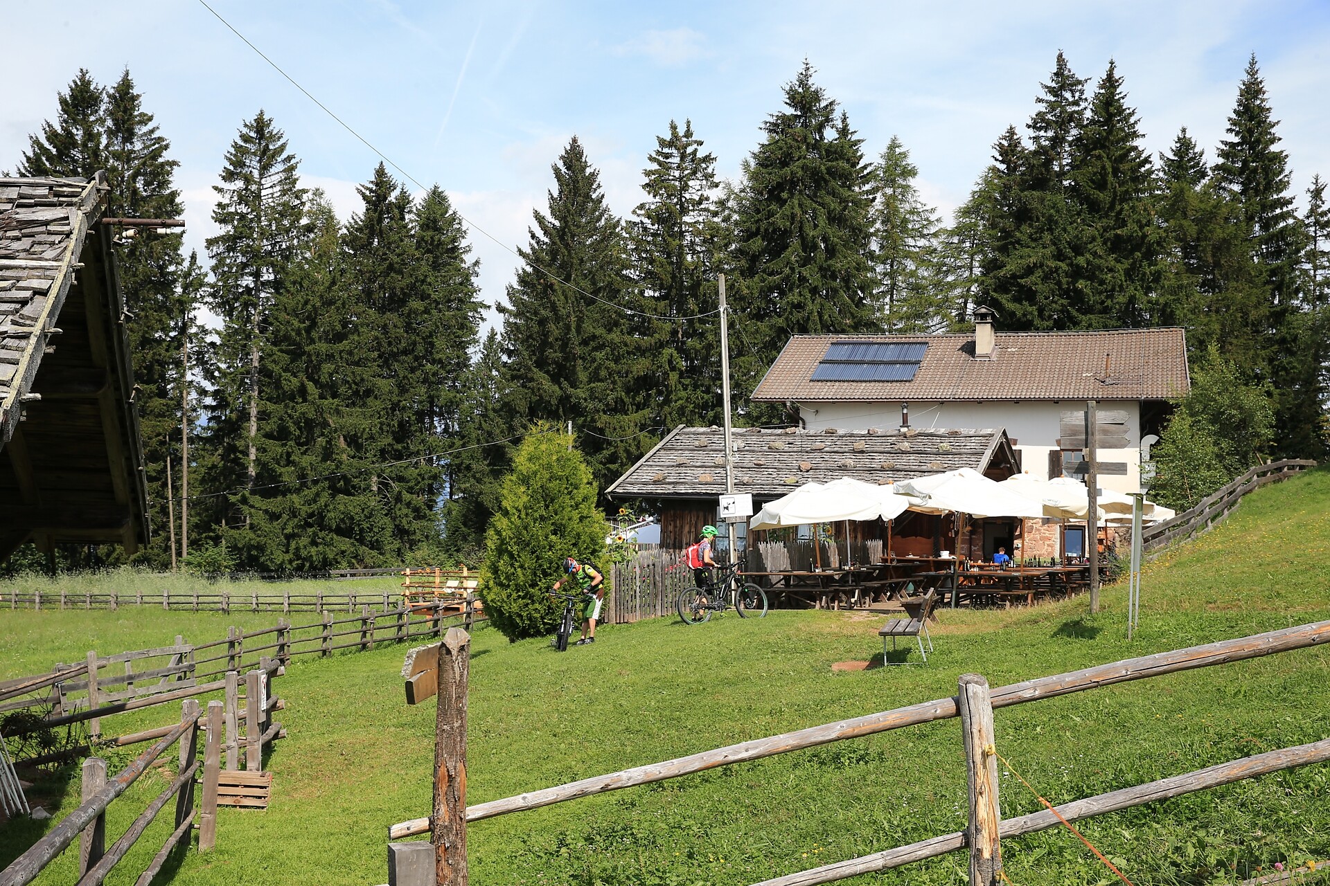 Alp Inn Leadner Alm